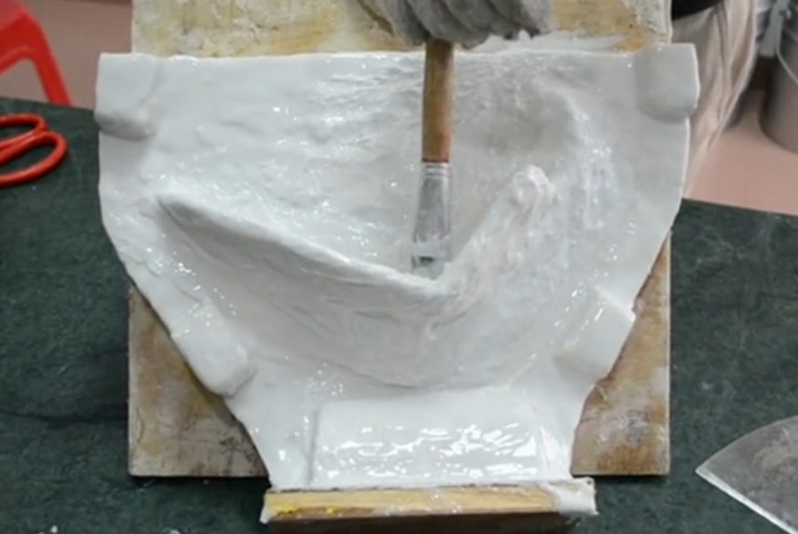 模具硅膠操作方法有幾種？